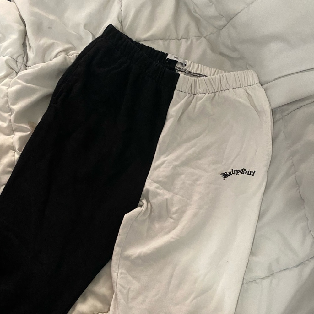 Black and white cuffed ends sweatpants